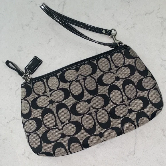 Coach Lg wristlet black & tan signature logo or small purse bag - Picture 4 of 12